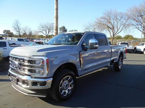 Glacier Gray Metallic Tri-Coat 2026 Ford F-350 Lariat