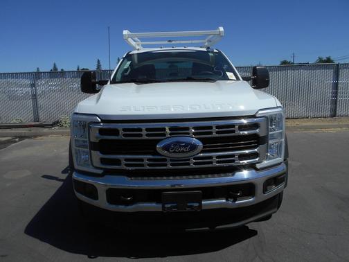 Oxford White 2024 Ford F-450 Cloth
