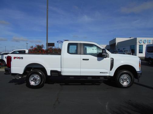 Oxford White 2026 Ford F-250 XL