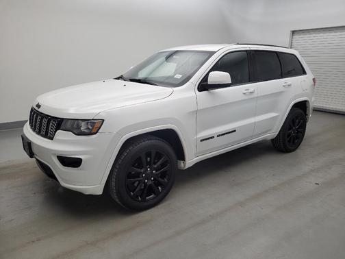 Bright White Clearcoat 2017 Jeep Grand Cherokee Altitude