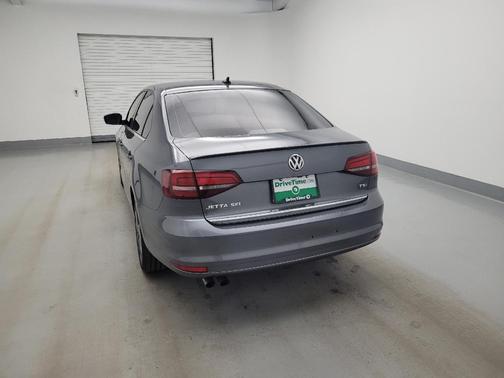 Platinum Gray Metallic 2018 Volkswagen Jetta 1.8T SEL