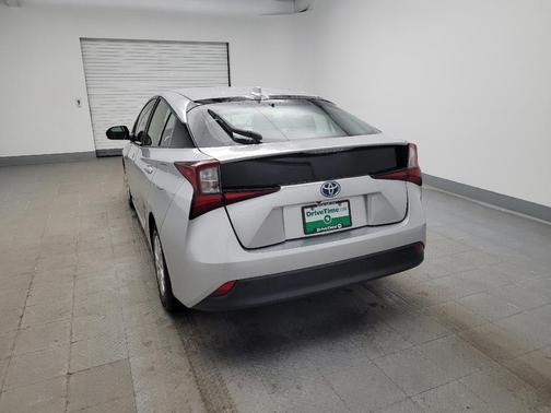 2022 Toyota Prius LE