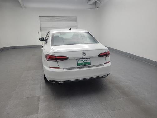 2022 Volkswagen Passat 2.0T SE