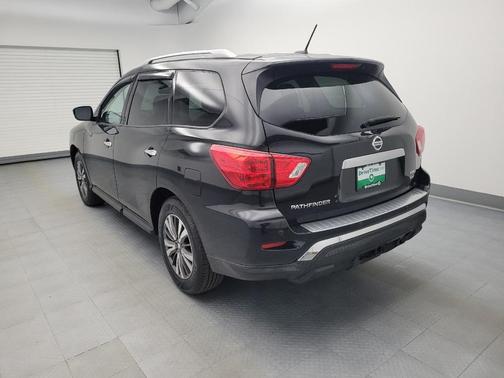 2017 Nissan Pathfinder SV