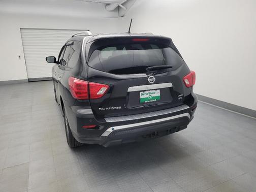 2017 Nissan Pathfinder SV