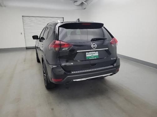 Magnetic Black Pearl 2019 Nissan Rogue SL