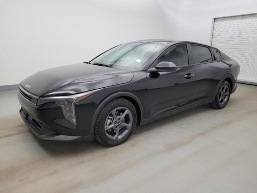 Aurora Black Pearl 2025 Kia K4 LXS