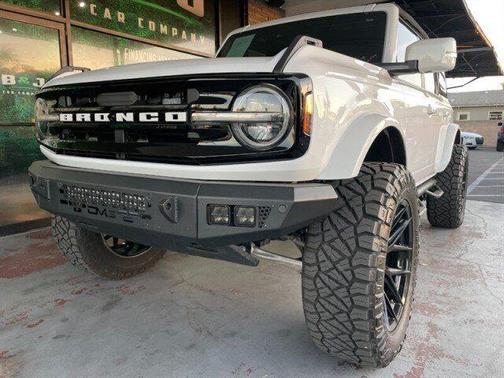 Oxford White 2023 Ford Bronco Outer Banks