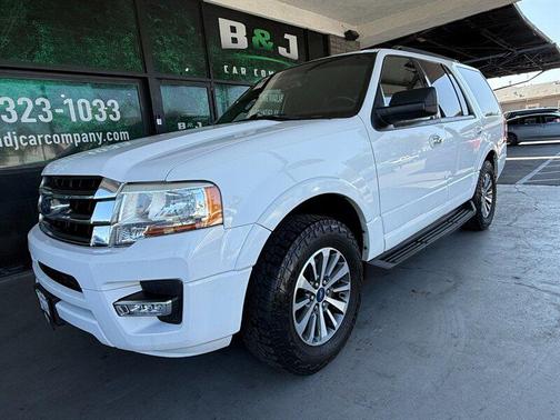 White 2017 Ford Expedition XLT