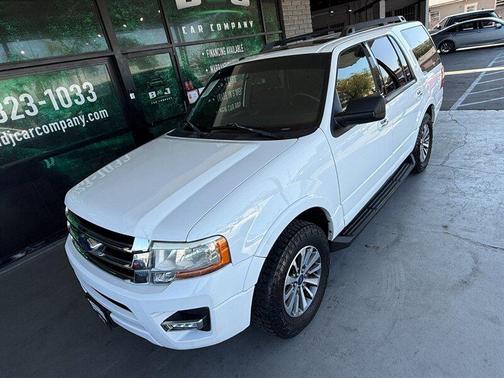 White 2017 Ford Expedition XLT