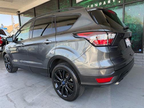 Magnetic Metallic 2017 Ford Escape SE