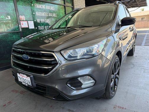 Magnetic Metallic 2017 Ford Escape SE