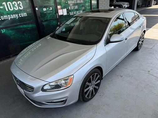 Bright Silver Metallic 2017 Volvo S60 Inscription T5