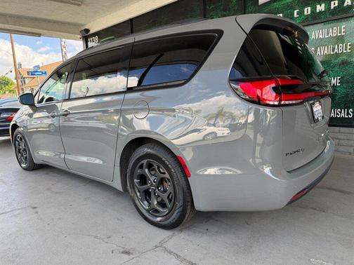 2021 Chrysler Pacifica Hybrid Limited