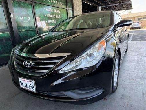 Phantom Black Metallic 2014 Hyundai SONATA GLS