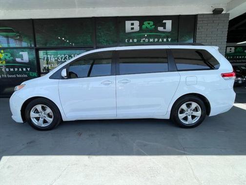 2014 Toyota Sienna LE