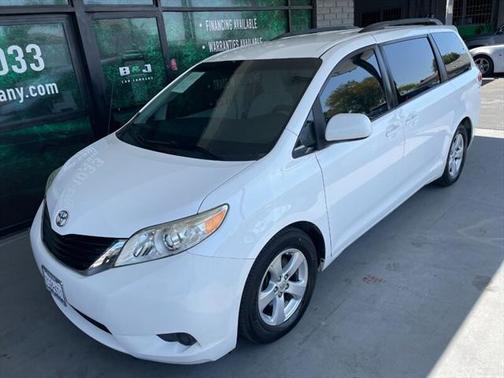 2014 Toyota Sienna LE