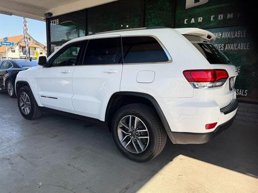 2020 Jeep Grand Cherokee Laredo