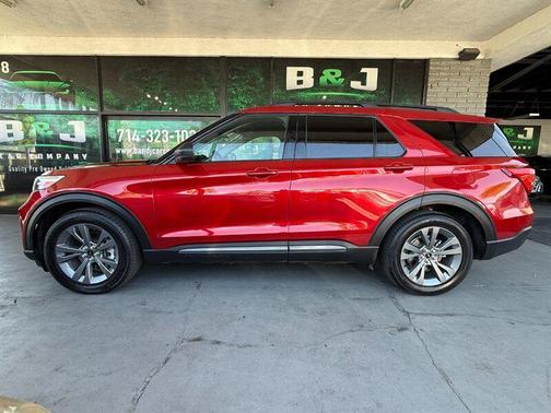 Rapid Red Metallic Tinted Clearcoat 2021 Ford Explorer XLT