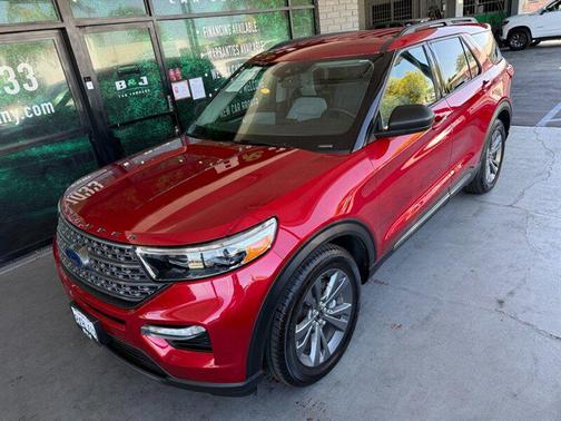 Rapid Red Metallic Tinted Clearcoat 2021 Ford Explorer XLT