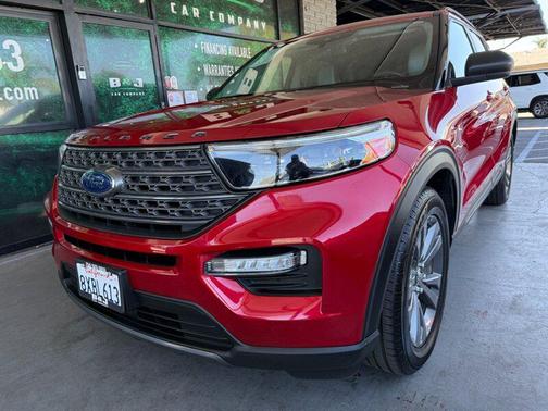 Rapid Red Metallic Tinted Clearcoat 2021 Ford Explorer XLT