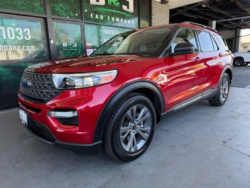 Rapid Red Metallic Tinted Clearcoat 2021 Ford Explorer XLT