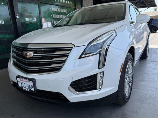 Crystal White Tricoat 2017 Cadillac XT5 Luxury