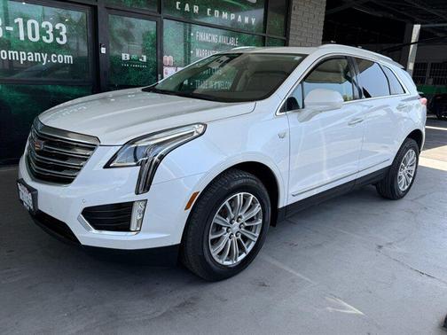 Crystal White Tricoat 2017 Cadillac XT5 Luxury