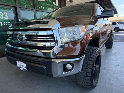 Sunset Bronze Mica 2017 Toyota Tundra SR5