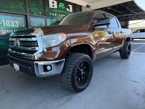 Sunset Bronze Mica 2017 Toyota Tundra SR5