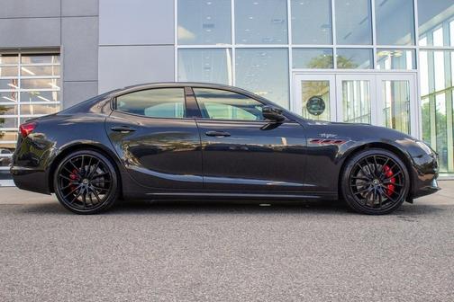 2023 Maserati Ghibli Trofeo