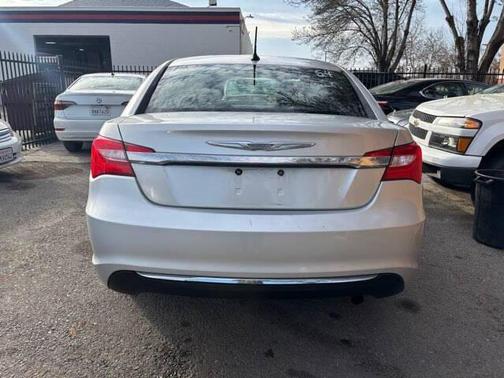 2012 Chrysler 200 LX