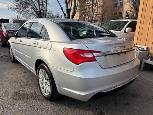 2012 Chrysler 200 LX