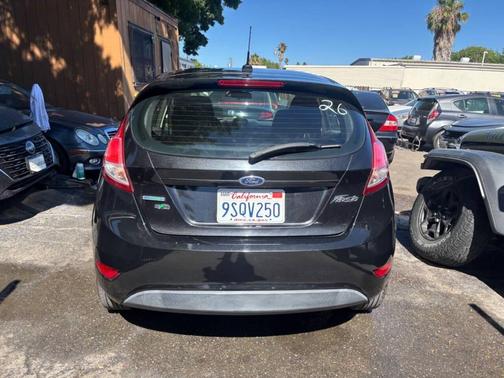 Tuxedo Black 2015 Ford Fiesta SE