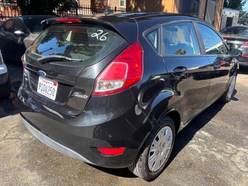 Tuxedo Black 2015 Ford Fiesta SE