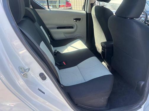 Super White 2014 Toyota Prius c Three