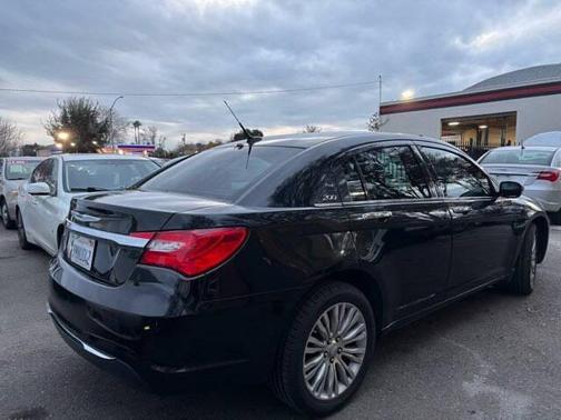 2011 Chrysler 200 Limited