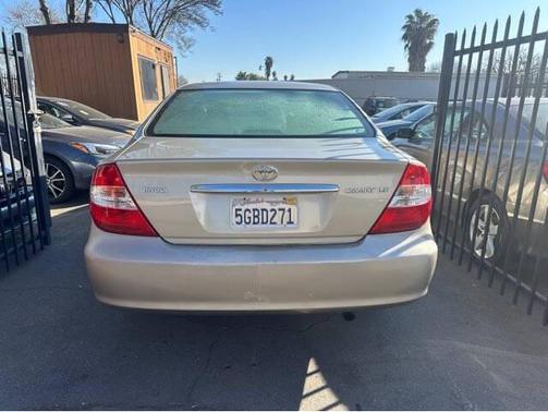 2004 Toyota Camry LE