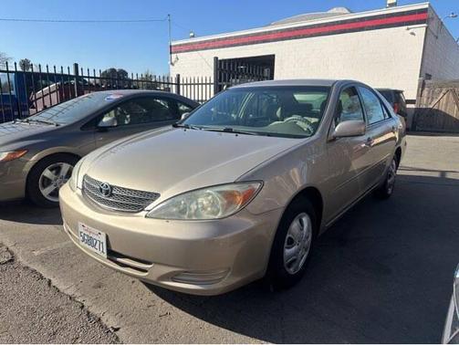 2004 Toyota Camry LE