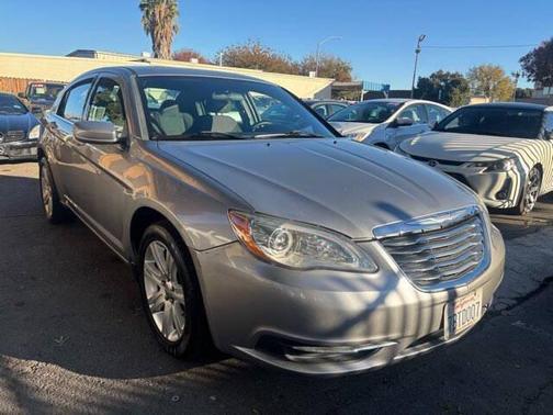 2013 Chrysler 200 LX