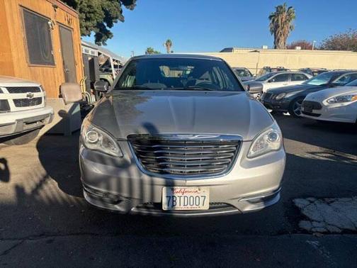 2013 Chrysler 200 LX