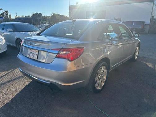 2013 Chrysler 200 LX