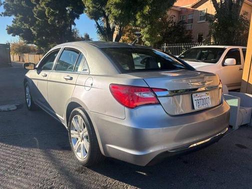 2013 Chrysler 200 LX