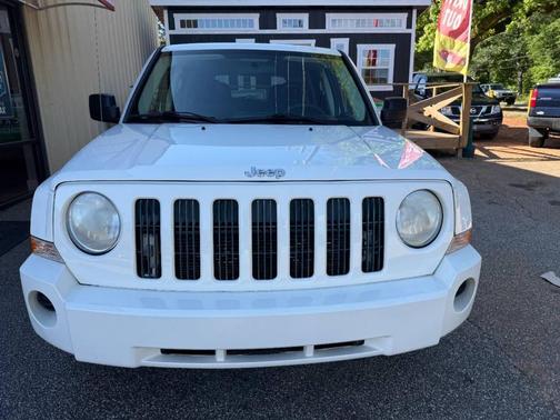 Light Khaki Metallic Clearcoat 2008 Jeep Patriot Sport