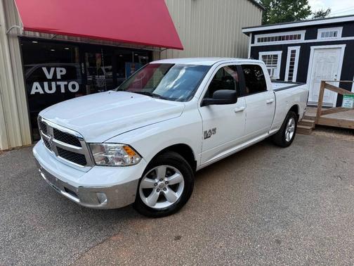 Bright White Clearcoat 2019 RAM 1500 Big Horn