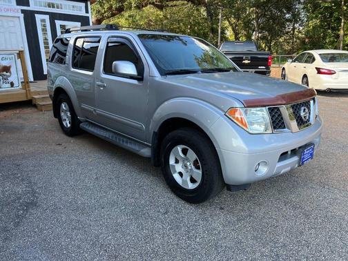 2006 Nissan Pathfinder SE