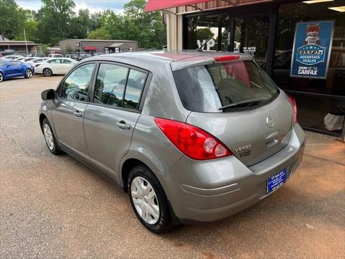 2010 Nissan Versa 1.8 SL