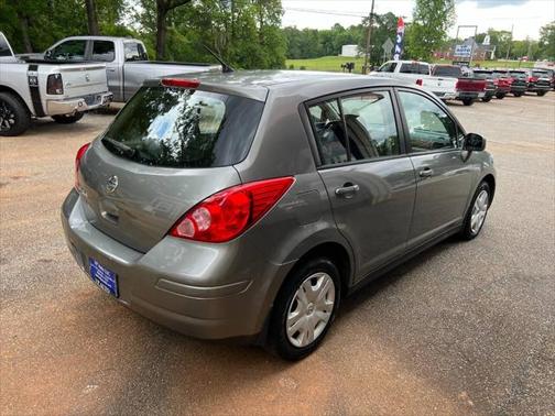 2010 Nissan Versa 1.8 SL