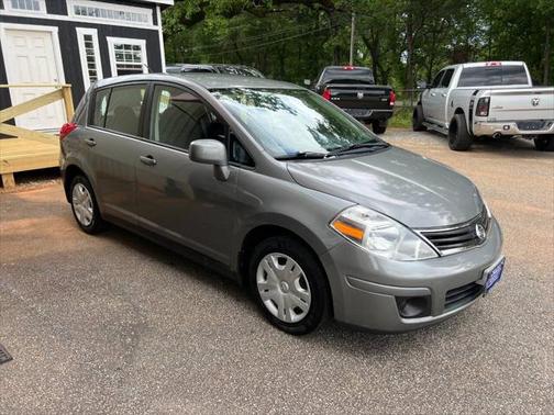2010 Nissan Versa 1.8 SL