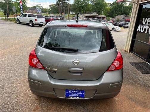 2010 Nissan Versa 1.8 SL